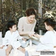 张玉玺和胎儿龙与菲尼克斯的第一张照片和凤凰