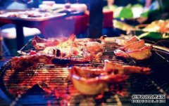 广东人真的吃这种烤海鲜，同时保护龙虾，同时