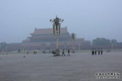 “哦，君主认为这很尴尬，死了而且永生”